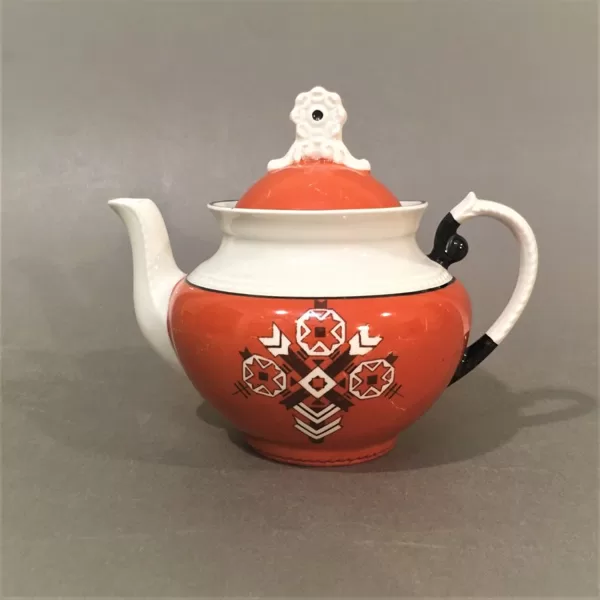 "Laima" tea pot with "Muhu mänd"